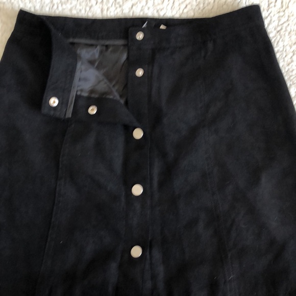 Black Aline Skirt - Picture 4 of 7
